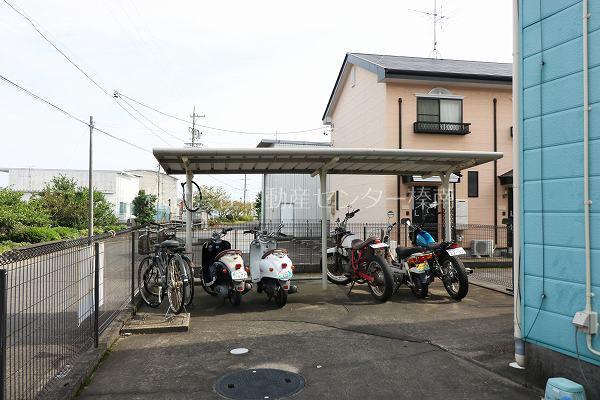 SURPLUS THREE 憩