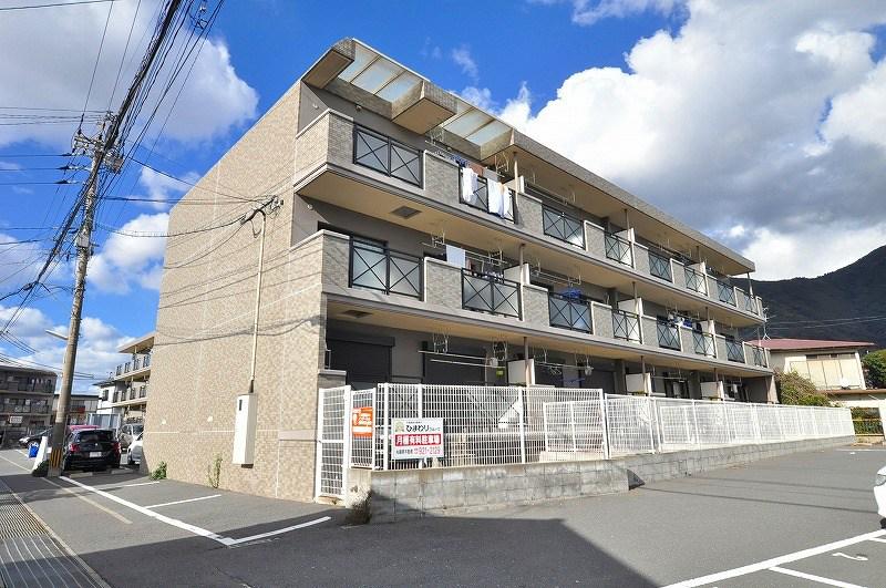 エル・スール湯川 参番館