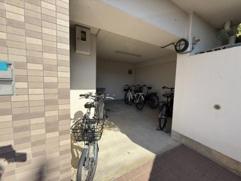 トーシンコーポ川西