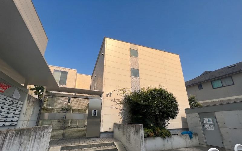 PASEO イースト