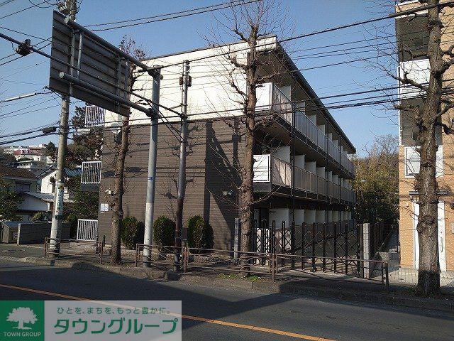 レオパレスホワイトヒルズ西生田
