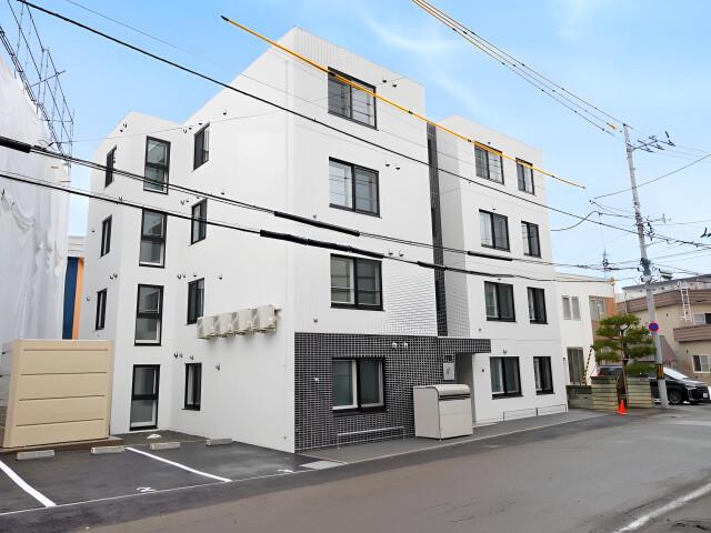 地下鉄南北線 南平岸駅 徒歩8分 4階建 築2年