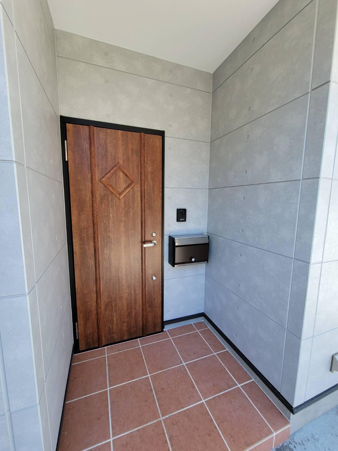 HILLSAIDE APARTMENT