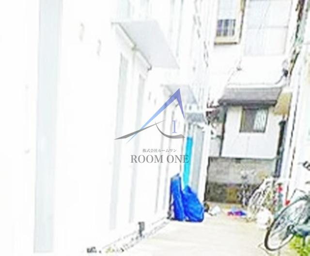 L..A. APARTMENT