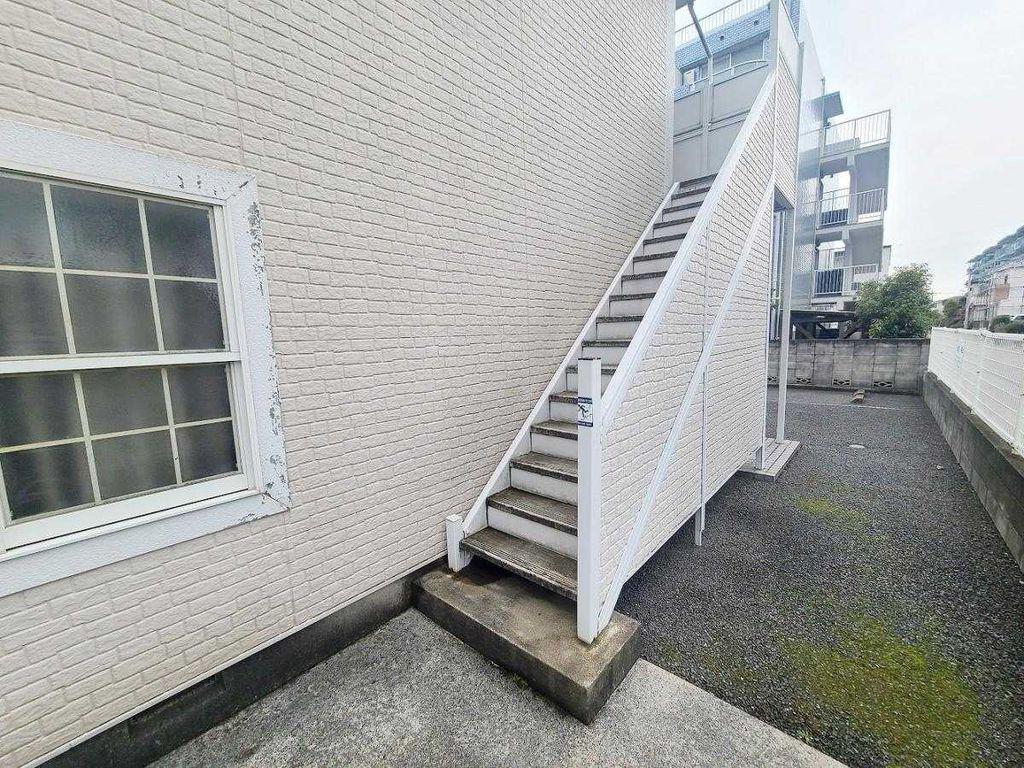 レオパレス草加氷川町2