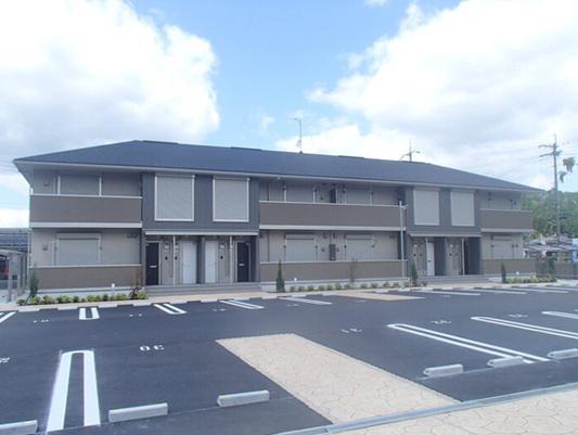ロイヤルタウン篠山口 B棟