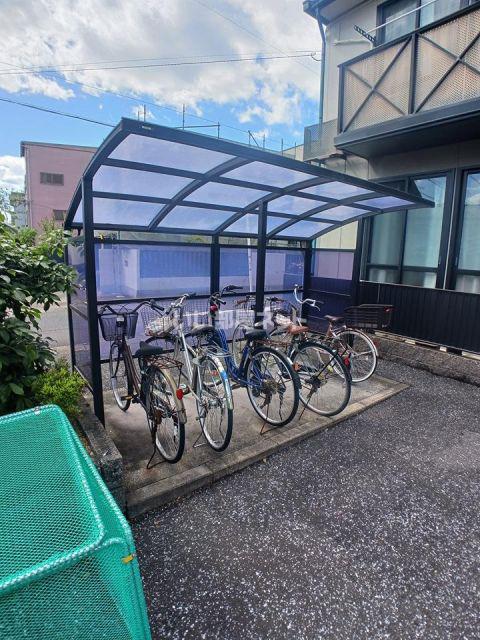 長良シュロス B棟