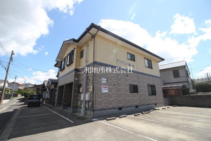 アンジュール文