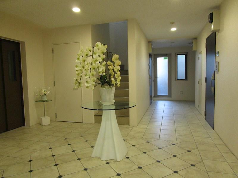 THE ORCHID MANOR
