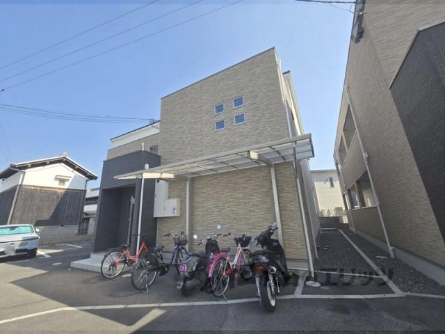 プラリア招提元町B