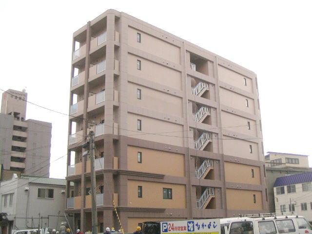 アヴァンティ サカエ