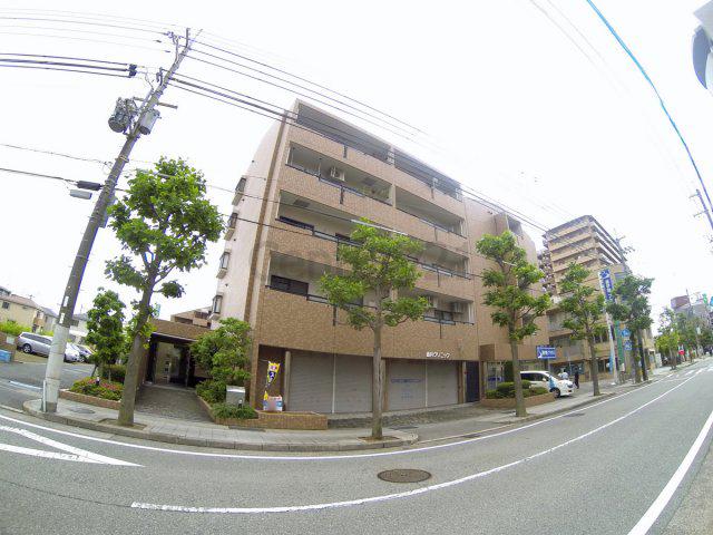 ファミリアル門戸