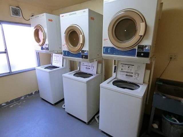 U-HOUSE