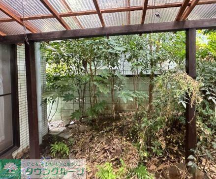 GREEN HOUSE