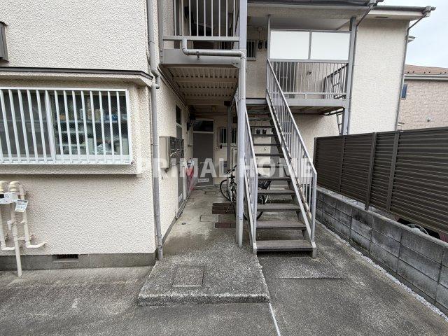 ハイツ山室B