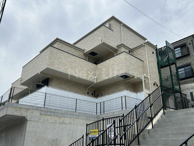 クワイエット クラブ ハウス ミックス三ツ沢下町2
