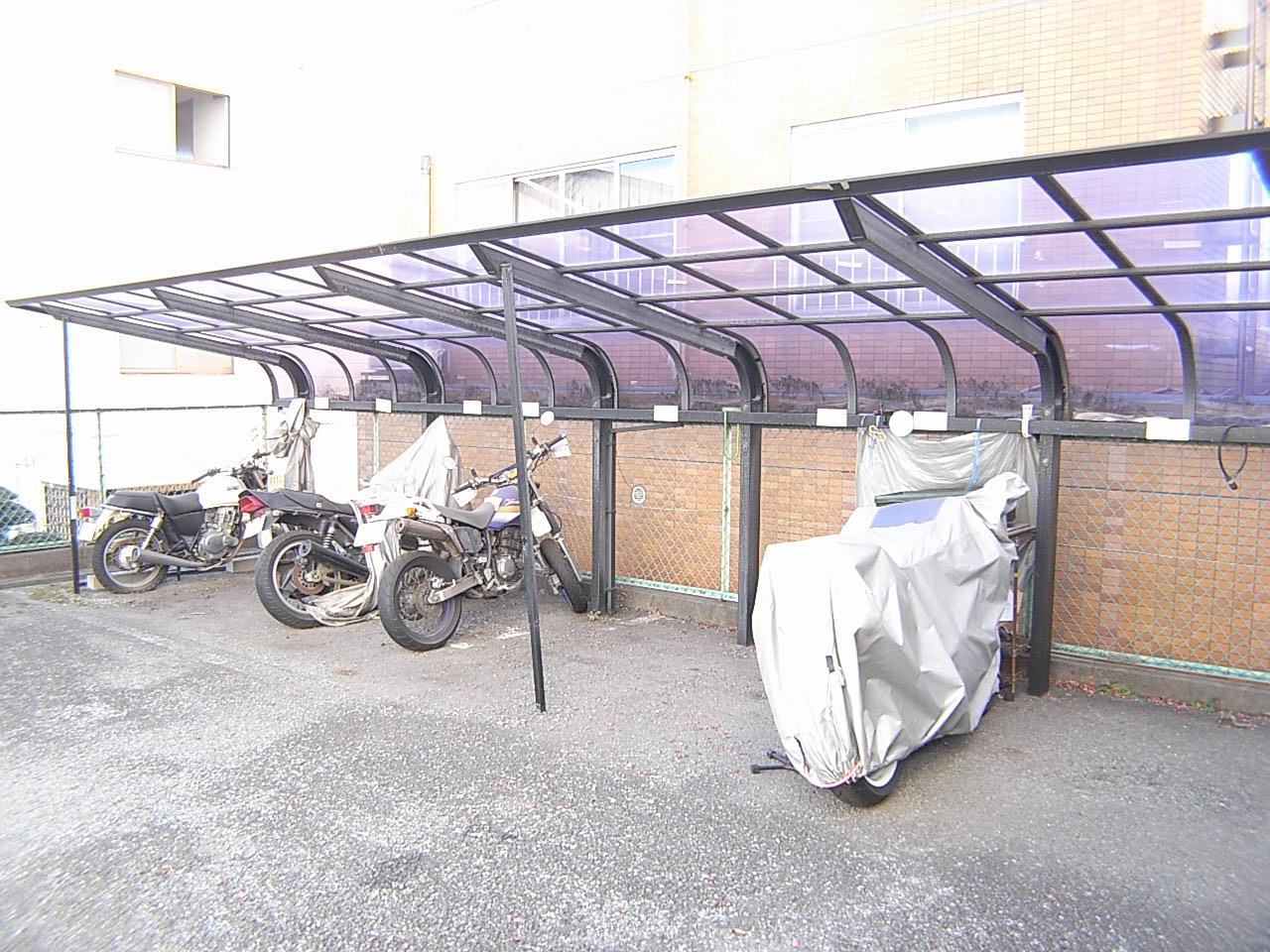 ハイツ東山B