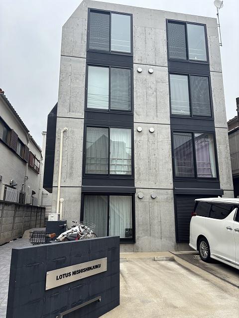 7月末迄FR1ヶ月最上階3面採光 ロータス西新宿 J