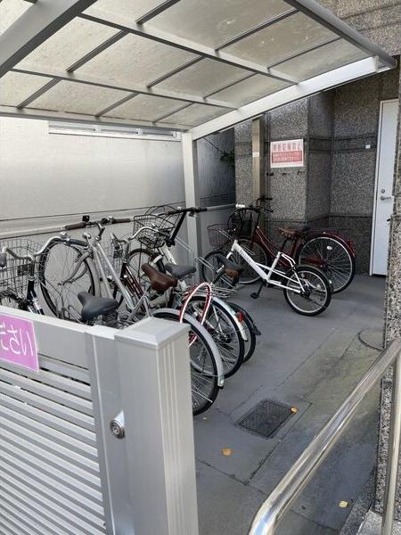 ビュークレスト大橋駅西口