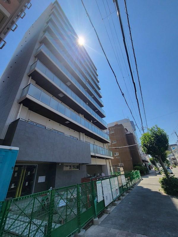 THE RESIDENCE H