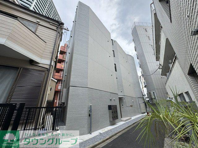 TOLEN SHIROKANE