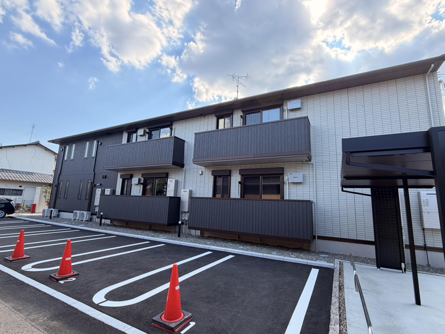 LEONE RESIDENCE