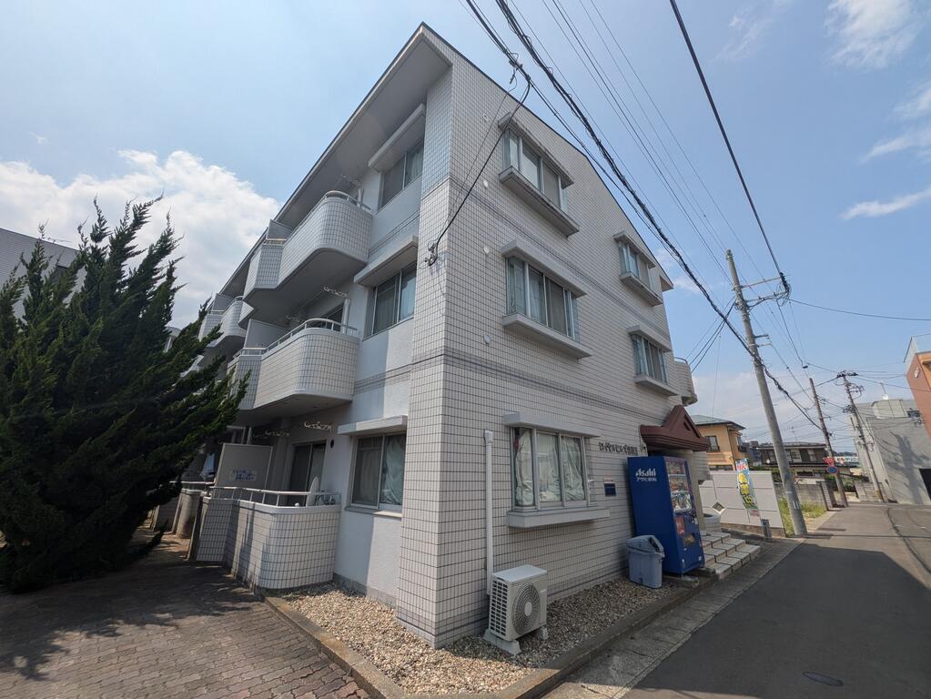ロイヤルヒルズ富沢II