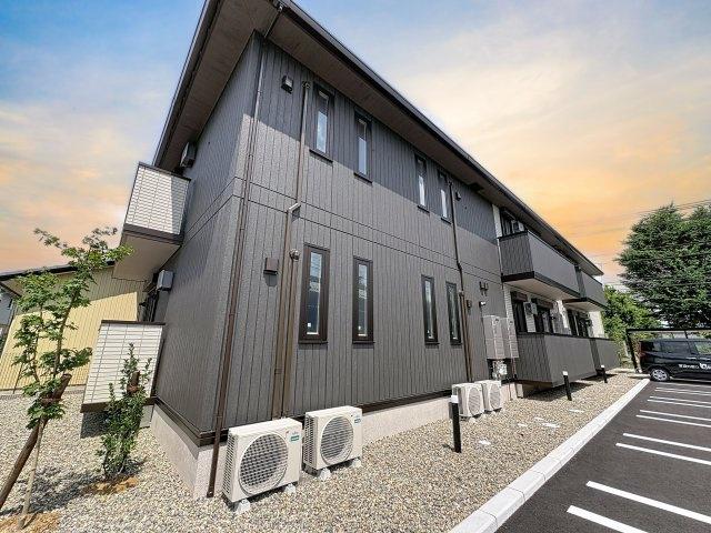 LEONE RESIDENCE