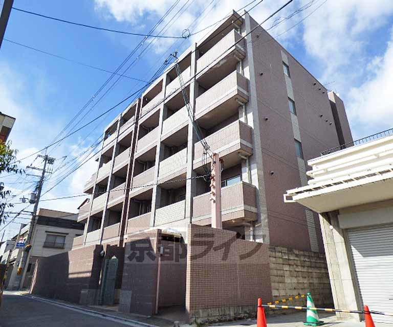 ヴァンイースト