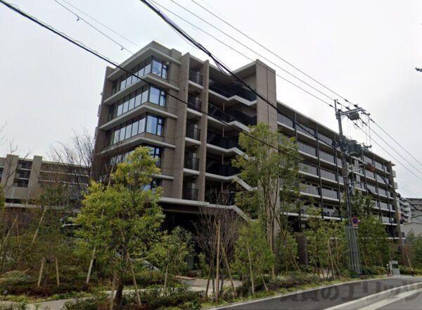 ジオ北千里藤白台B棟