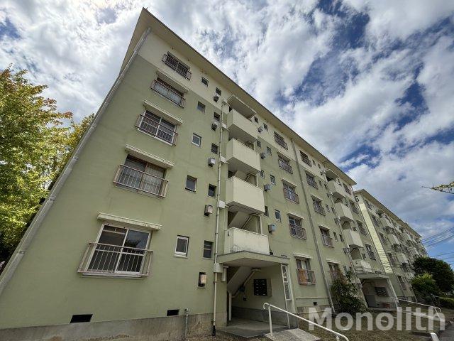 鶴山台17号棟