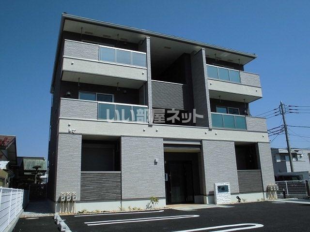 神奈川県平塚市 3階建 築7年