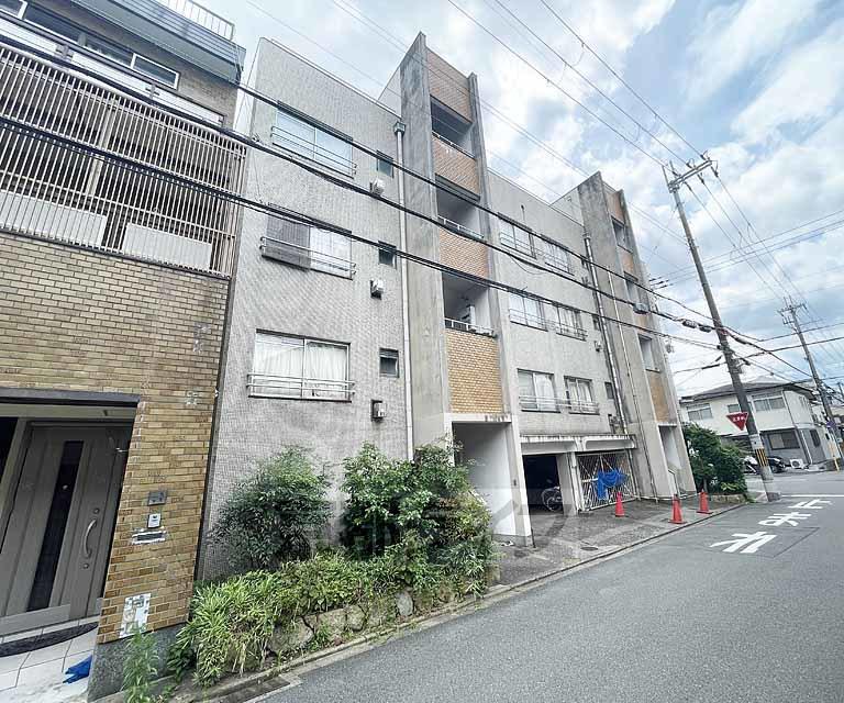 平岡マンション