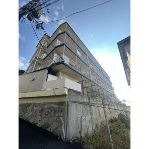 イーズIII
