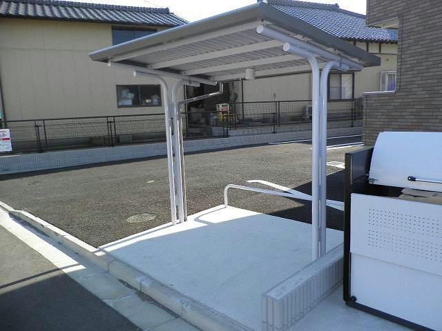 ノドル J
