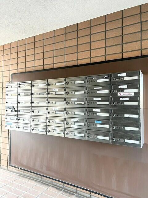 代田ウエスト