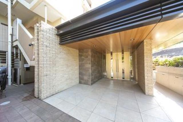 HIGASHIKOMATSUGAWA APARTMENT